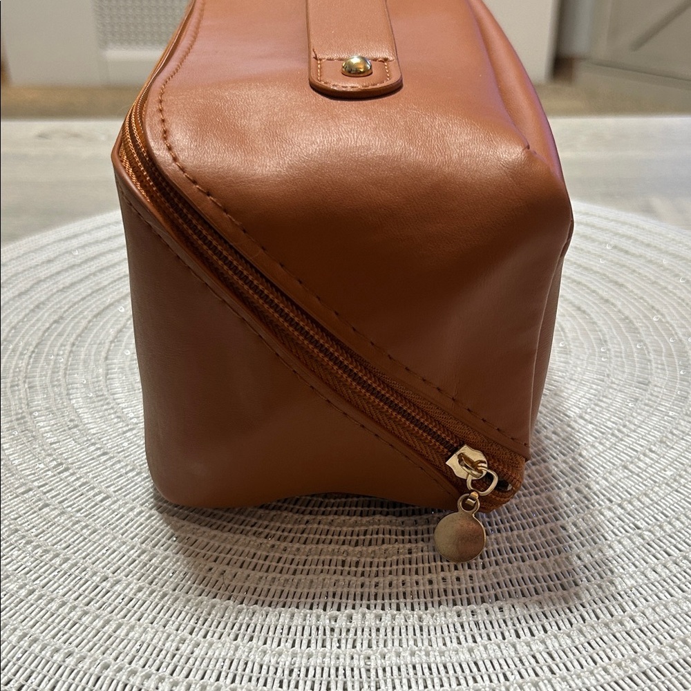NEW Large Travel Makeup Bag - Black or Tan - Picture 6 of 16